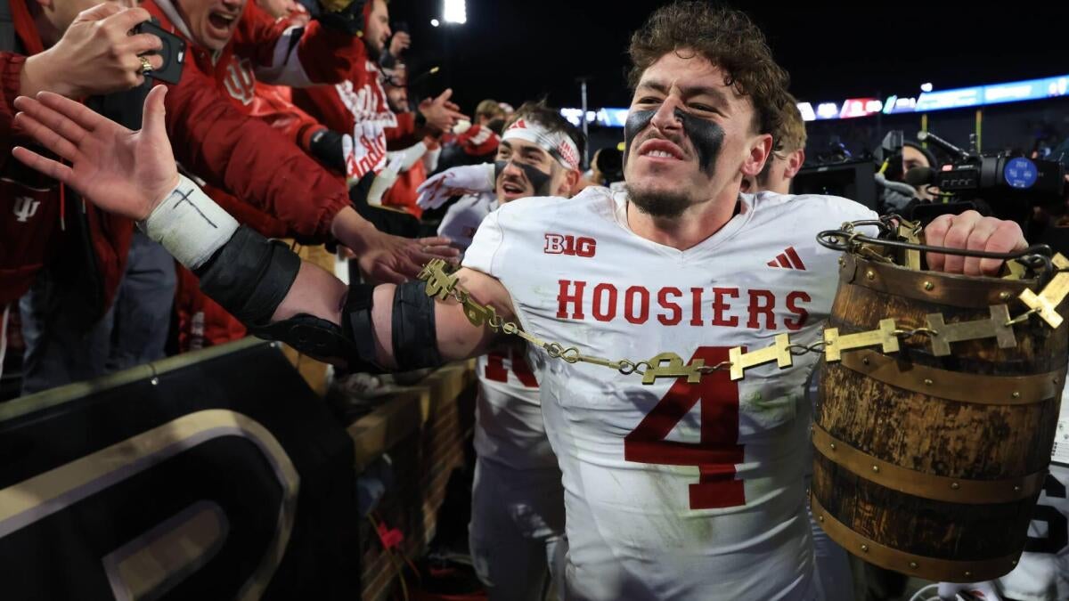 Championship Head-to-Head: Experts Split on Epic Powerhouse Clash